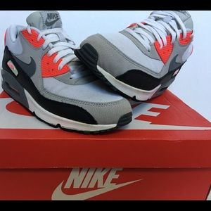 Inferred Nike size 10 men